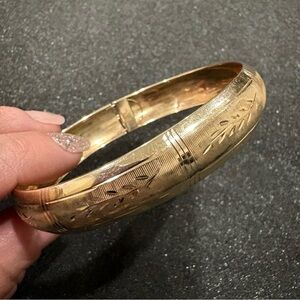 10k Solid Gold Michael Anthony Bangle Bracelet
